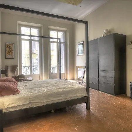 Livia Croisette Hoche 25h Appartement