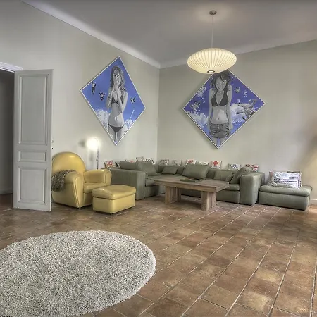 Livia Croisette Hoche 25h Appartement Cannes