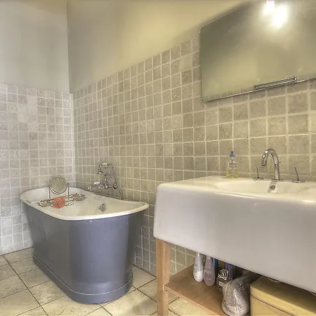 Livia Croisette Hoche 25h Appartement Cannes