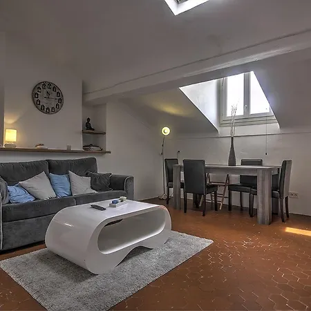 Livia Croisette Hoche 25h Appartement
